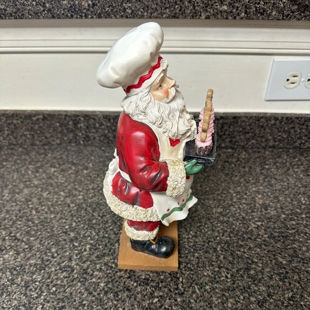 Santa Baking Gingerbread Cupcakes Statue Mr Claus Christmas Bakery